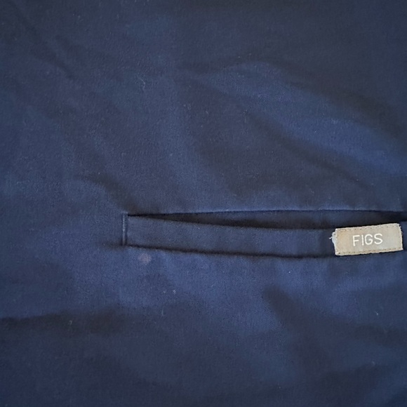 Figs Casma Three-Pocket Scrub Top - Picture 6 of 6